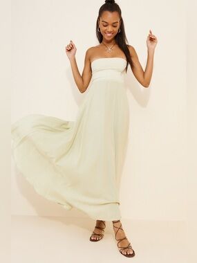 Alexandra Bueno Verano green strapless maxi  dress